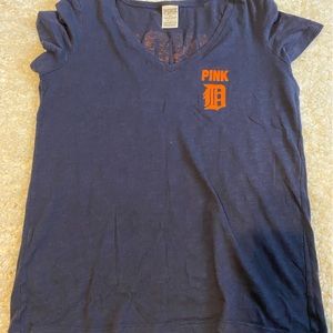 5/$25 Victorias Secret PINK Detroit Tigers shirt